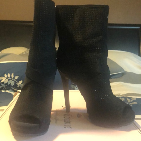 Almost knee black heeled boots - Picture 2 of 5